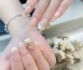 ネイル AngelChris ビューティーサロンのネイルデザイン