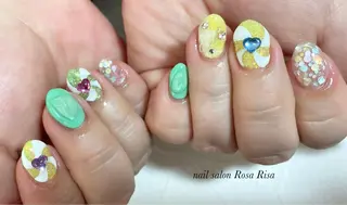 ミディアム ネイル ネイルスタジオ シェイクユアハンズのネイルデザイン