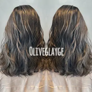 セミロング カラー 長谷川 沙紀のヘアスタイル