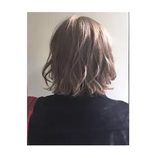ミディアム 近藤 麻紀のヘアスタイル