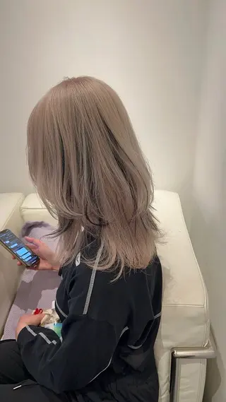 ミディアム カラー ヘアアレンジ youres hair 新宿3丁目店所属・新宿.代表.透け髪 TAKAケアブリーチのヘアスタイル