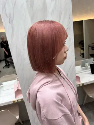 ミディアム karin ボブハイトーンのヘアスタイル