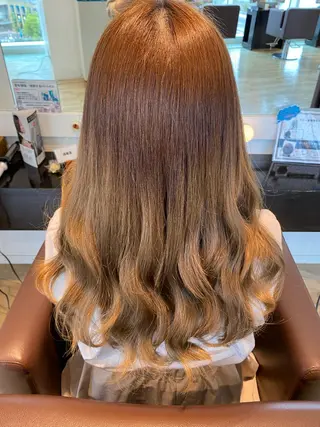 ロング XXXY'S Color Flip所属・小宮 真理奈のヘアスタイル