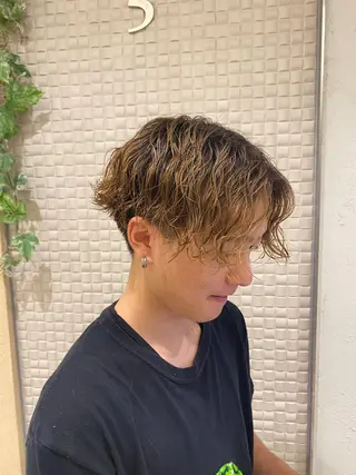 ミディアム カラー パーマ メンズ 新宿メンズパーマ ヨモギダのヘアスタイル