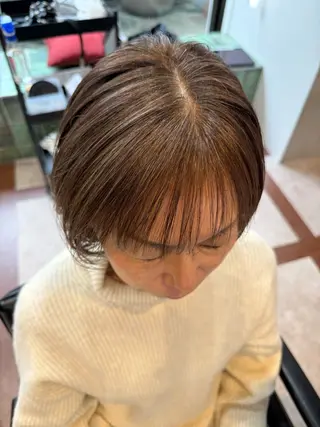 ショート 🌊トガシカイト /ショート白髪ぼかしのヘアスタイル