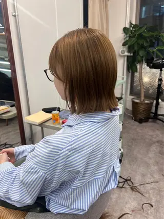 ミディアム カラー Farbe所属・顔まわりレイヤー 透明感カラー🩵🩵のヘアスタイル