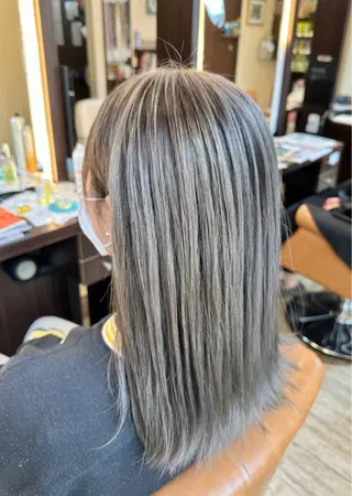 ミディアム カラー ニコドロップ所属・髙田 海のヘアスタイル