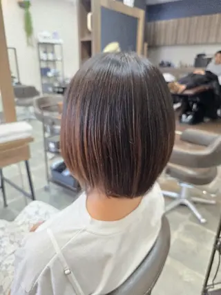 ミディアム カラー 石川 ジェウンのヘアスタイル