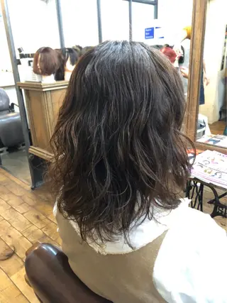 ミディアム パーマ ナチュラル＆清潔感 【Takashi】のヘアスタイル