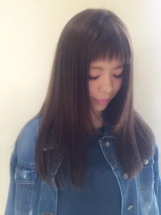 ロング カラー 三浦 瑠璃のヘアスタイル