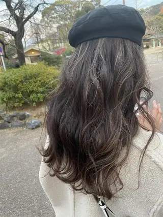 セミロング ハイトーン髪質改善 家中貴典のヘアスタイル