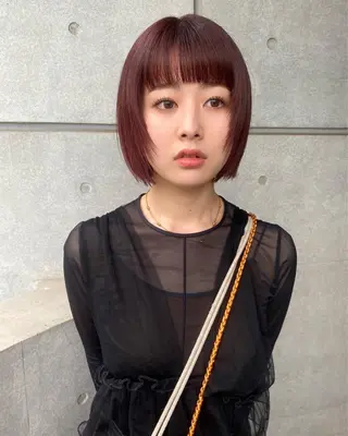 ショート カラー 室谷 侑奈のヘアスタイル