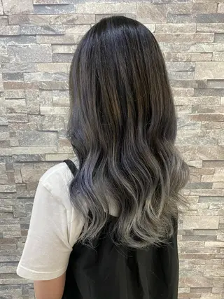 セミロング 土屋朱理/ ハイトーンカラーのヘアスタイル