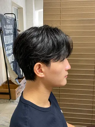 ショート パーマ メンズ 榎戸 怜真のヘアスタイル
