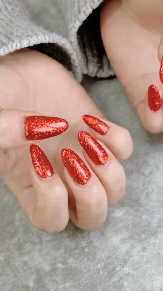 ネイル haleyume所属・shino🌟 痛ネイルのネイルデザイン