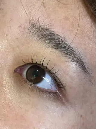 マツエク・マツパ cure所属・井上 真里奈のヘアスタイル