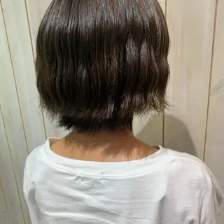 ショート カラー 中井 茅佳のヘアスタイル