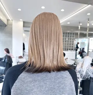 セミロング カラー cinq所属・ハイトーンカラー/ sorane♥️のヘアスタイル