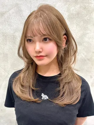 セミロング カラー Londnaitre MAHOのヘアスタイル