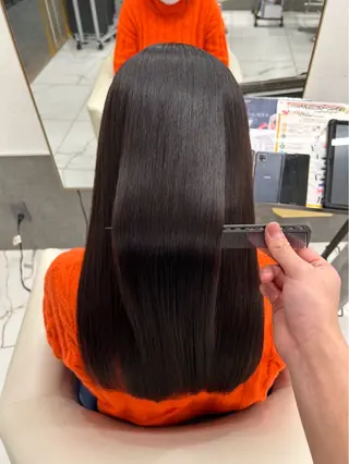 ロング 里見 愛梨のヘアスタイル