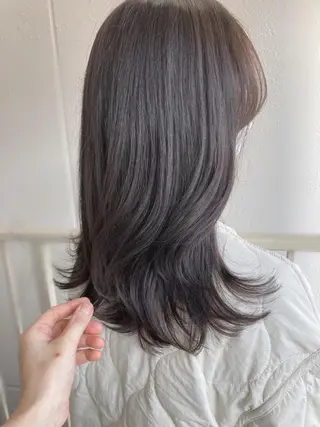 セミロング roka ノゾミのヘアスタイル