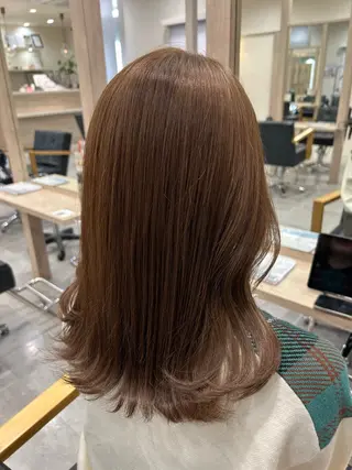 カラー YoLo.所属・村上 ななみのヘアスタイル