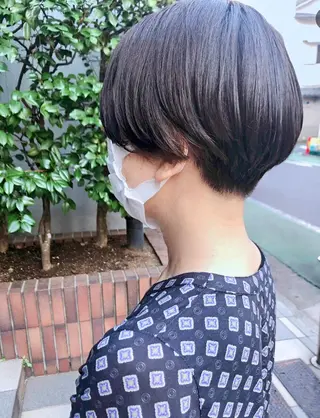 ショート カラー 長井 美佳のヘアスタイル