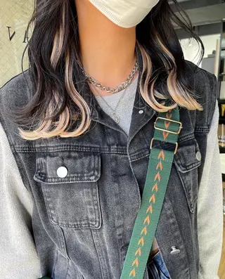 カラー ミルクティーベージュ ブリーチ🖤サヤカのヘアスタイル