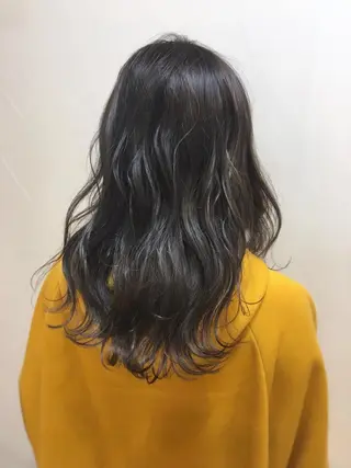 セミロング カラー ケアブリーチ 坪井佑樹のヘアスタイル