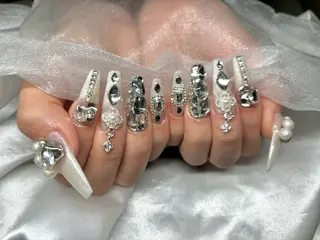 ネイル Roi〈ロワ〉 Akariのネイルデザイン