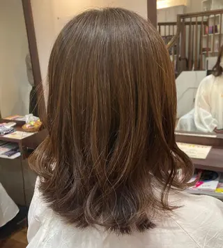 ミディアム MOLLASALON 浅香山店所属・ツジ モモカのヘアスタイル