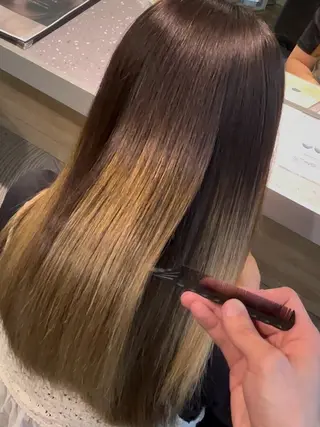 セミロング ぷる艶カラー🌈 艶髪矯正✨遠藤龍雅のヘアスタイル