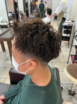 パーマ メンズ カ レラのヘアスタイル
