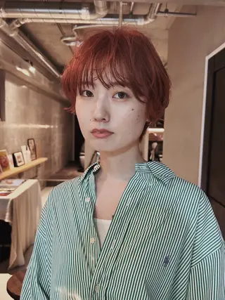 ショート カラー 前野 日奈のヘアスタイル