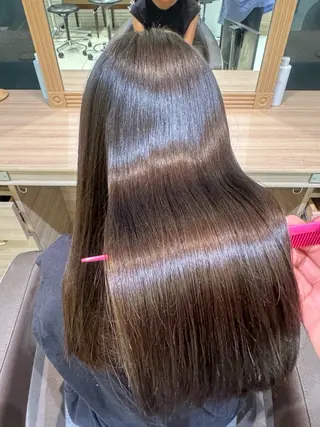 ロング 大川 夏緑のヘアスタイル