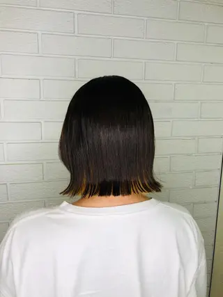 ショート 艶カラー🩵💛 NANAのヘアスタイル