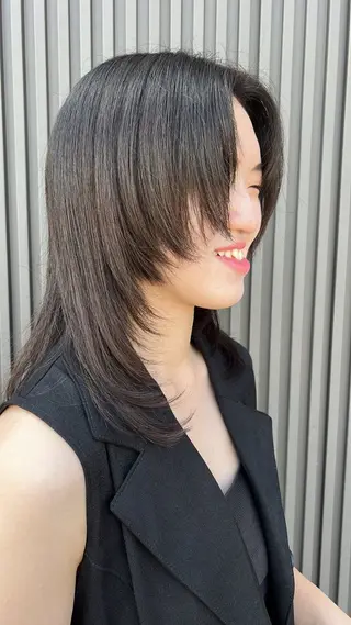 セミロング 南 妃那のヘアスタイル