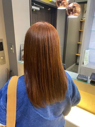 ロング noa 寒色系カラーブリーチのヘアスタイル