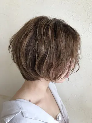 ショート カラー 出村谷 雄太のヘアスタイル