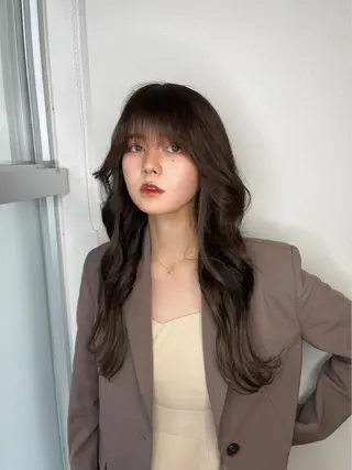 ロング 韓国ヘア レイヤーカットのヘアスタイル