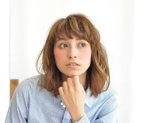 ミディアム カラー パーマ u hair所属・こばやし ももこのヘアスタイル