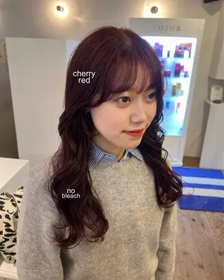 ロング カラー 長田 唯のヘアスタイル