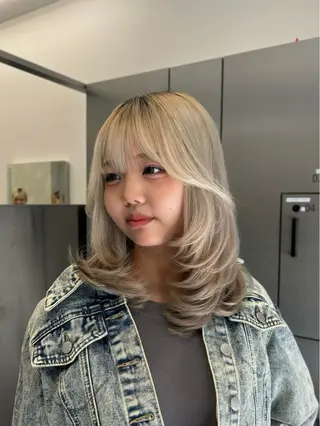 ミディアム 大人レイヤー/艶髪 🇺🇸TOMONAのヘアスタイル