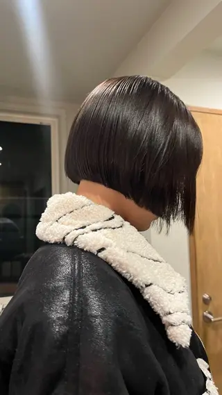 ショート YUI／レイヤー カット/透明感カラーのヘアスタイル