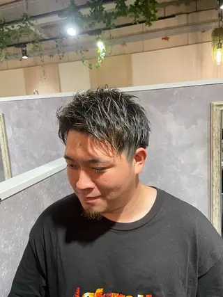 カラー メンズ メンズヘア&眉毛整形 タナカフジの眉毛・アイブロウイメージ