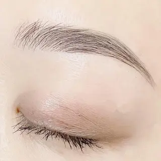 アイブロウ eyelist SHIORIの眉毛・アイブロウイメージ