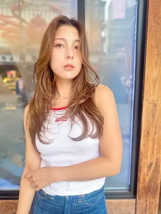 ロング ベージュ/インナー カラー🤍Rieのヘアスタイル