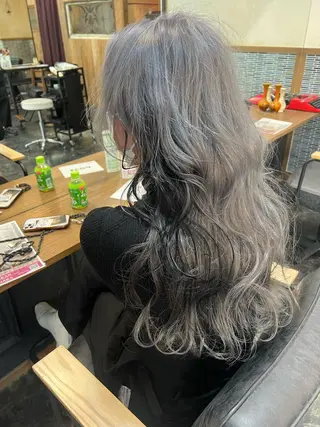 ロング ハイトーンカラー🍑 心斎橋のヘアスタイル
