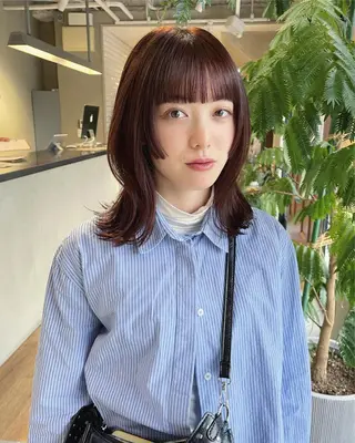 ミディアム momo 岡崎のヘアスタイル