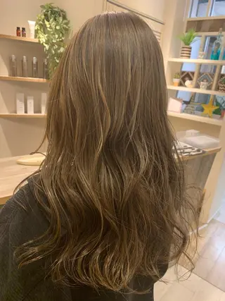 ロング カラー ヘアアレンジ kei/透明感カラー /ベージュ/髪質改善のヘアスタイル